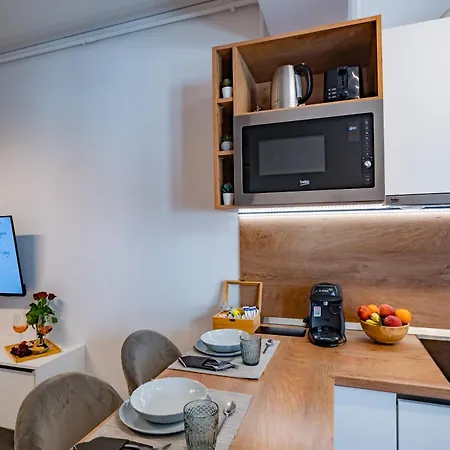 Sea Paradise Apartment *