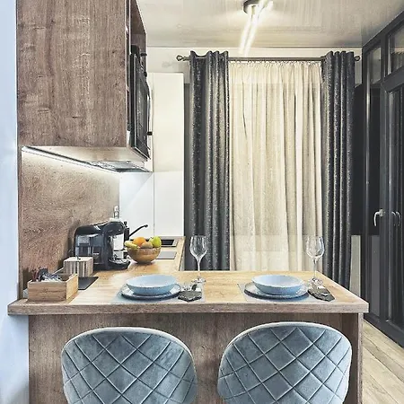 Sea Paradise Apartment *